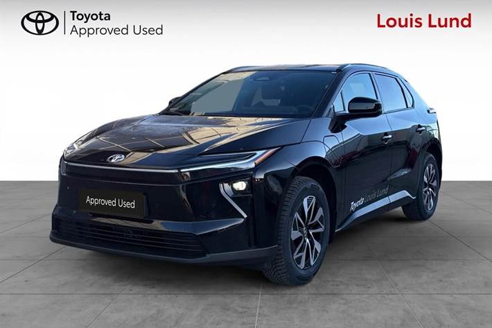 Sort Toyota BZ4X fra 2025 set udefra