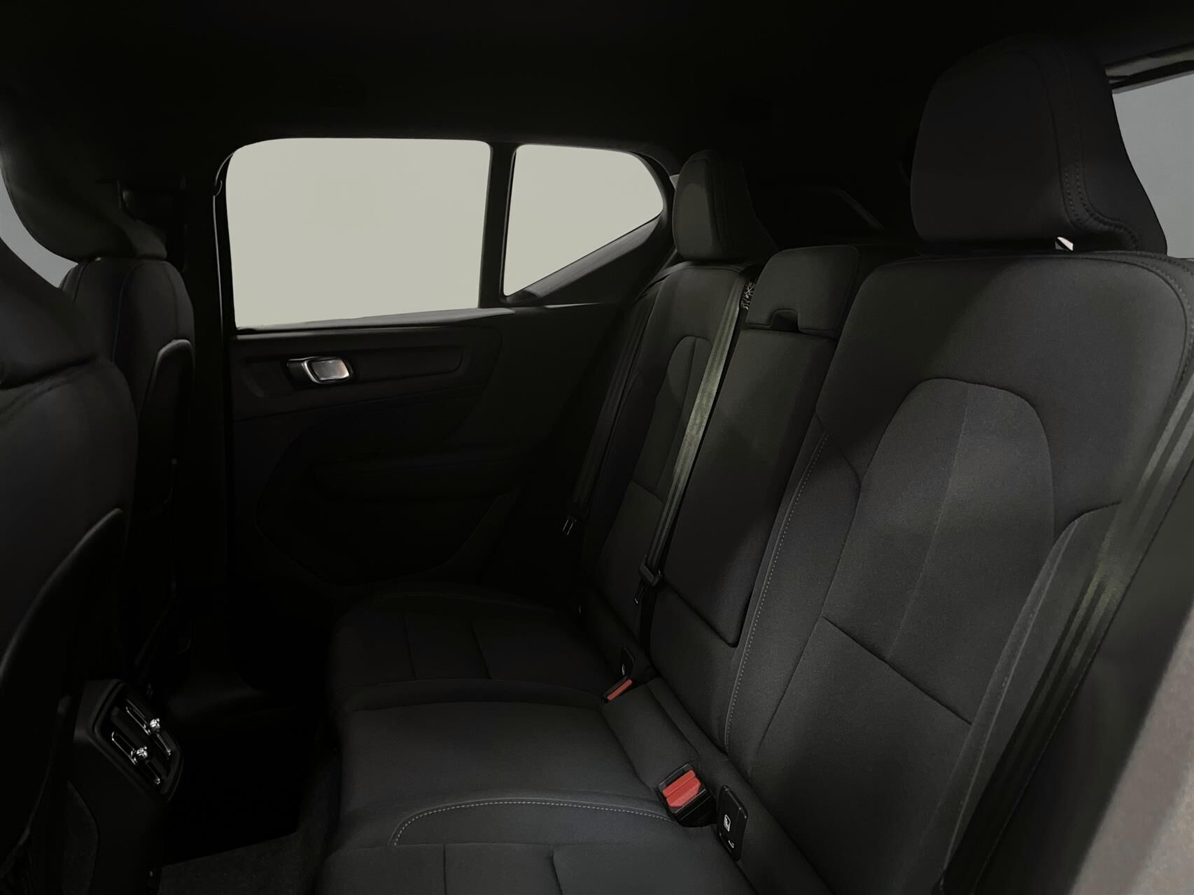 Sølv Volvo XC40 fra 2024