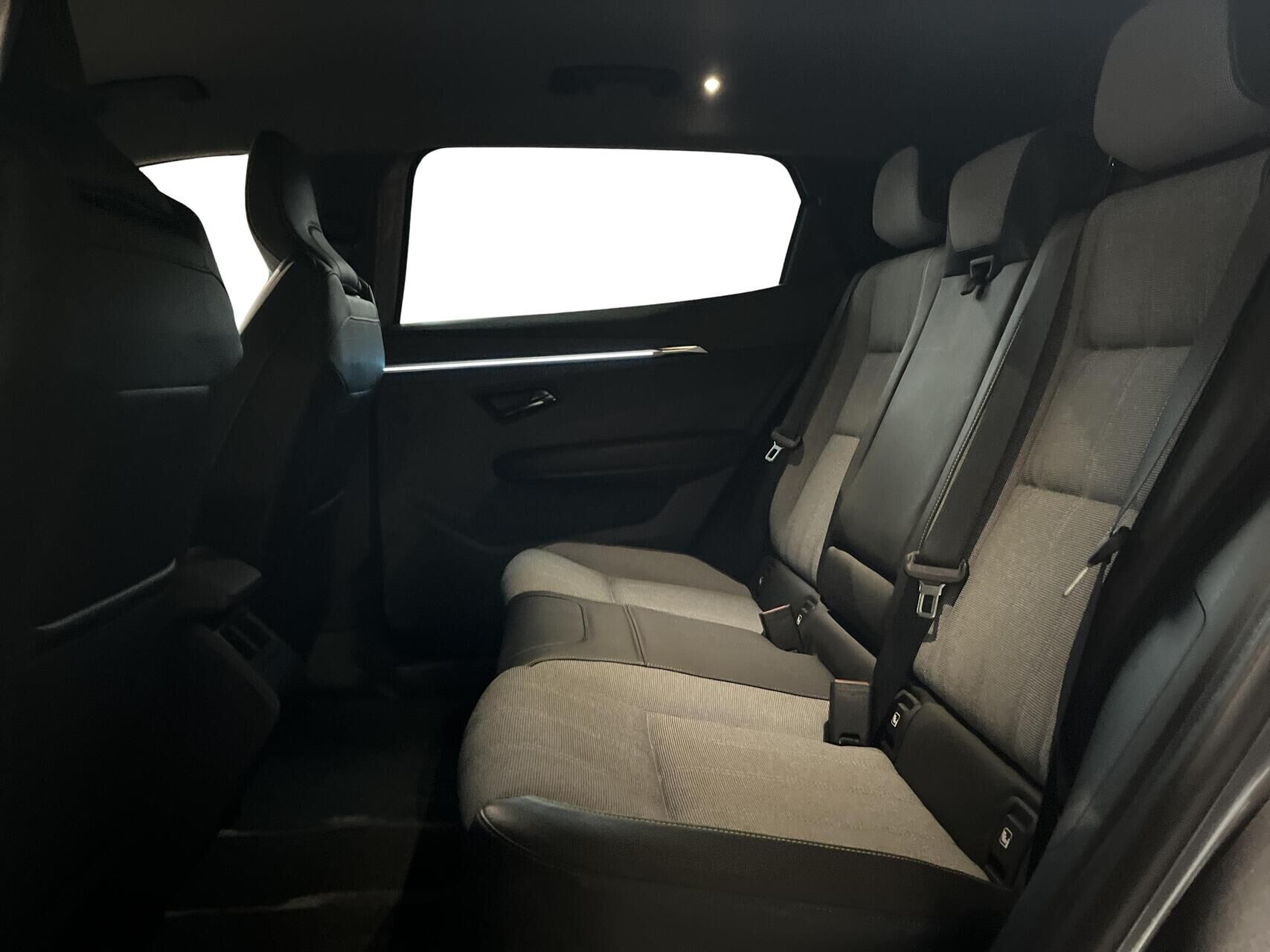 Grå Renault Scénic fra 2023