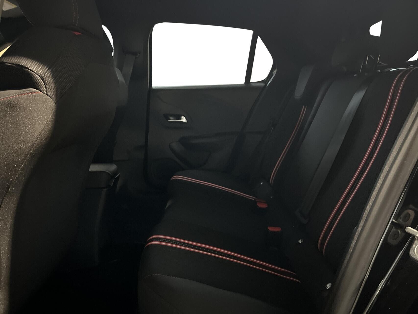 Sort Opel Corsa-e fra 2024