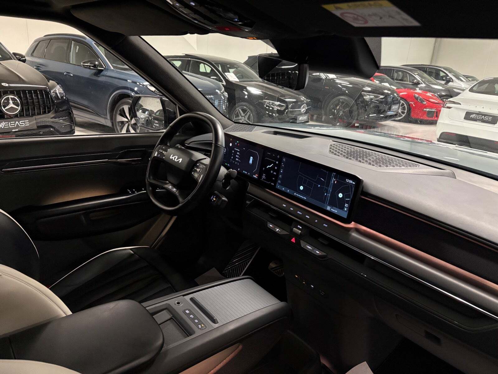 Turquoise Kia EV9 fra 2024