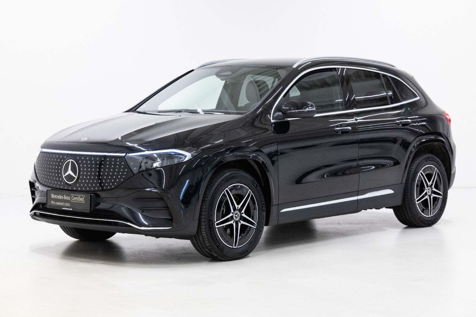 Sort Mercedes EQA250+ fra 2026 set udefra