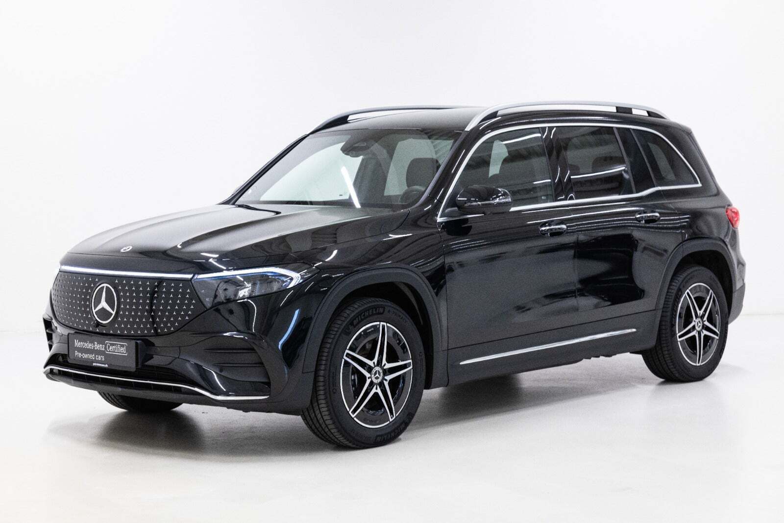 Sort Mercedes EQB250+ fra 2026