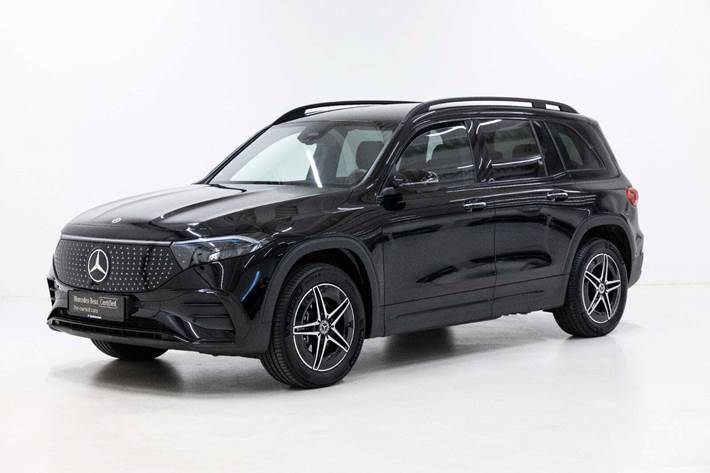 Sort Mercedes EQB250+ fra 2025 set udefra