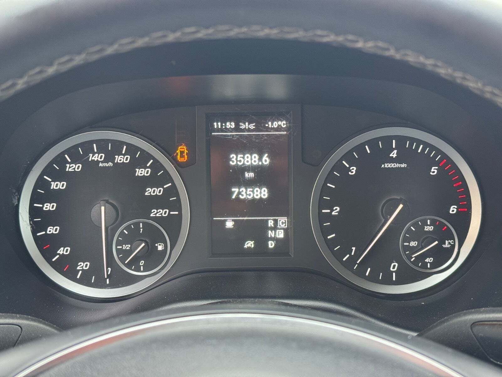 Hvid Mercedes Vito 114 fra 2022
