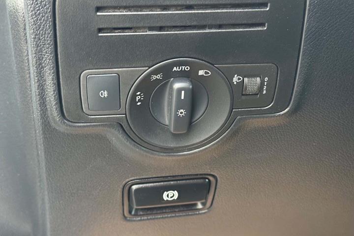 Hvid Mercedes Vito 114 fra 2022