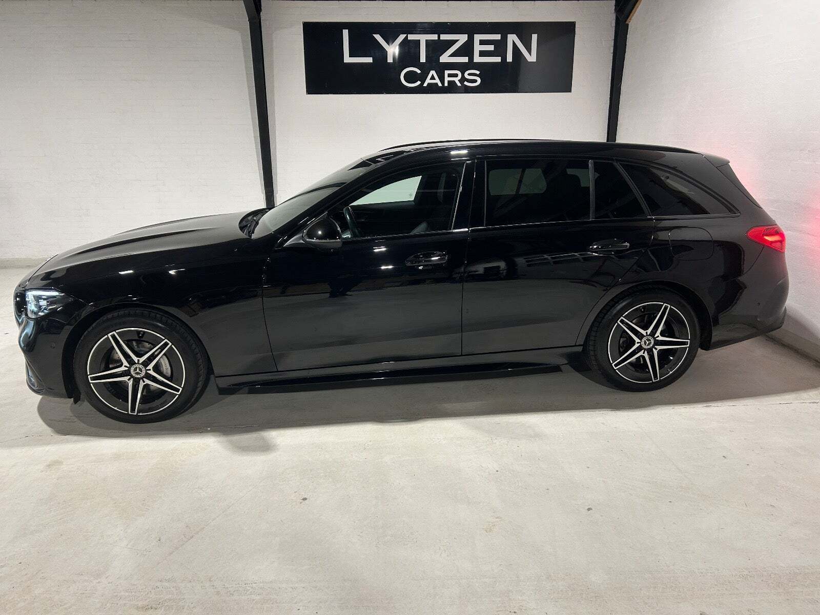 Mercedes C300 e 2,0 AMG Line stc. aut.