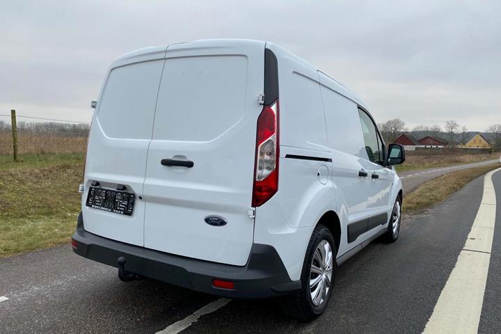 Hvid Ford Transit Connect fra 2015