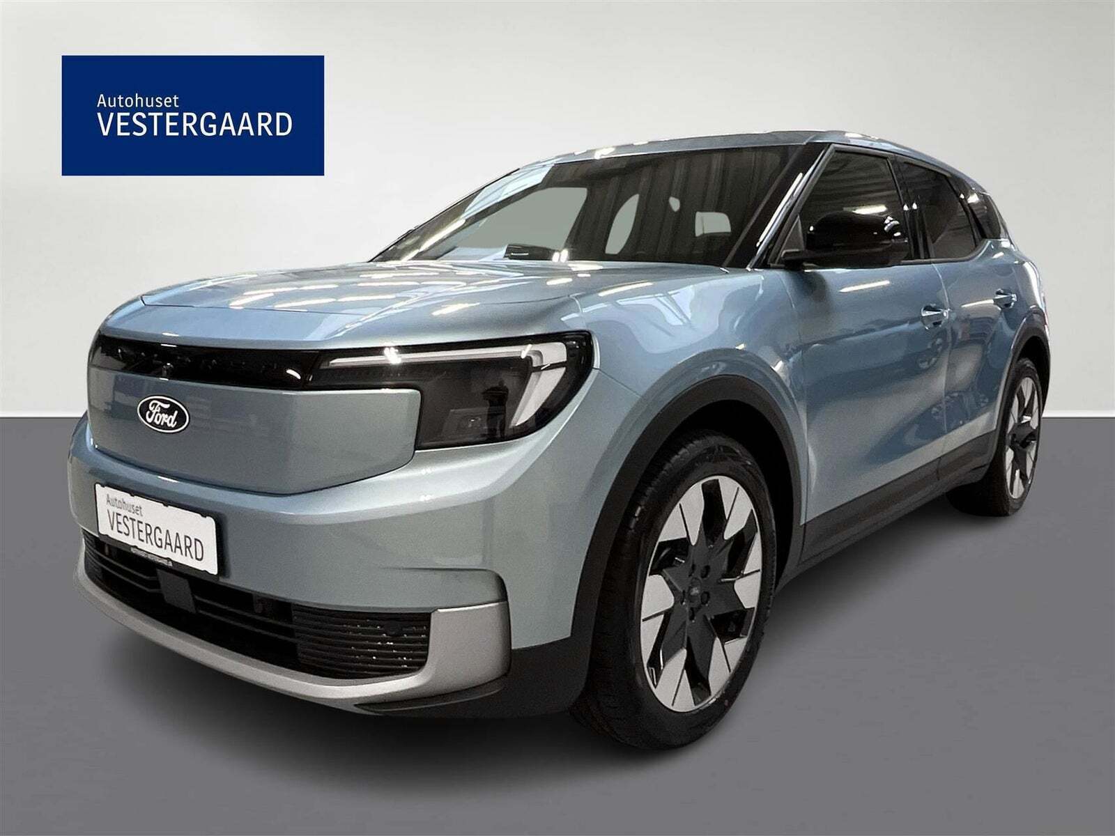 Ford Explorer 77 Premium Extended Range