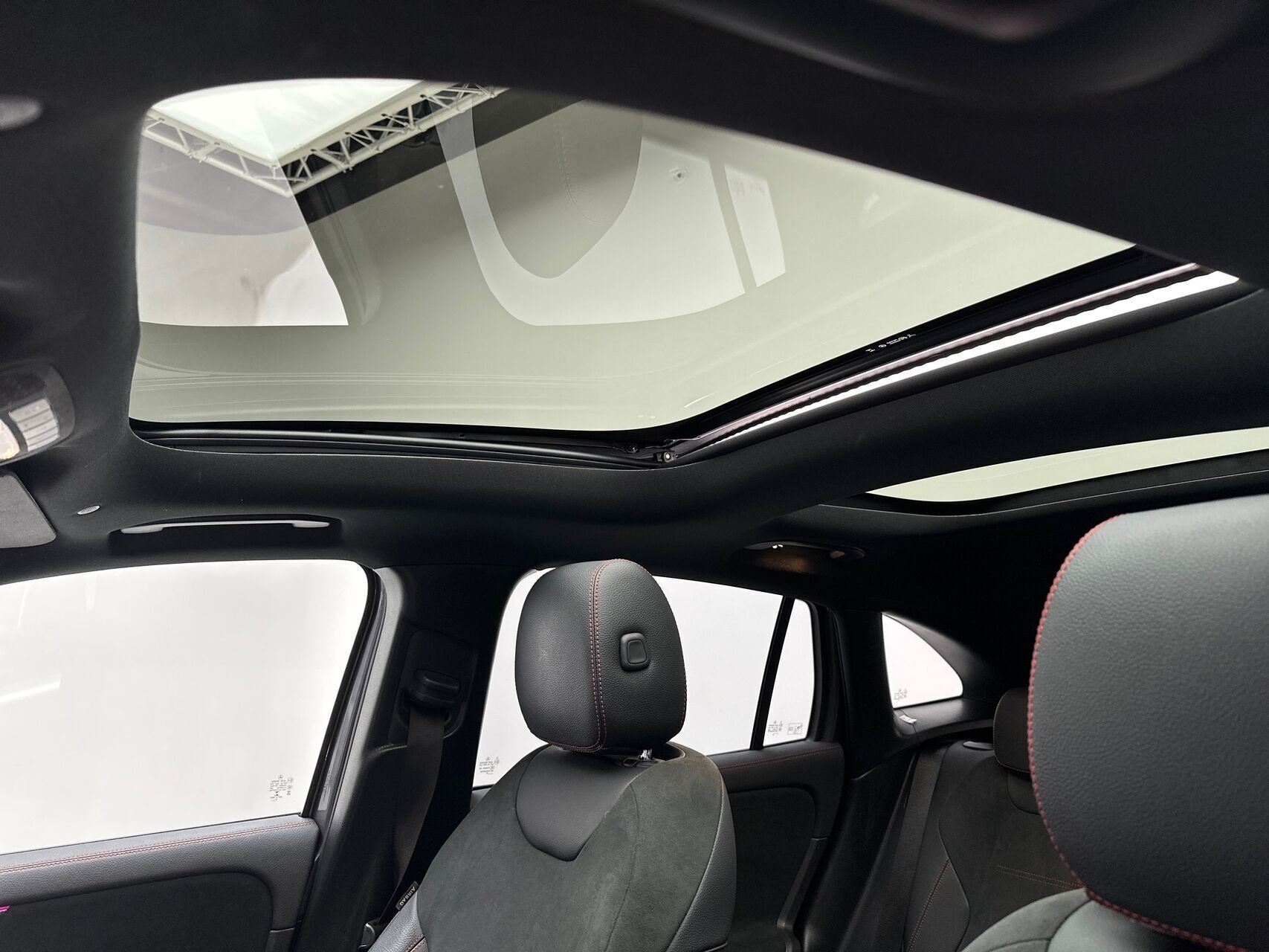 Grå Mercedes EQA 250 fra 2021