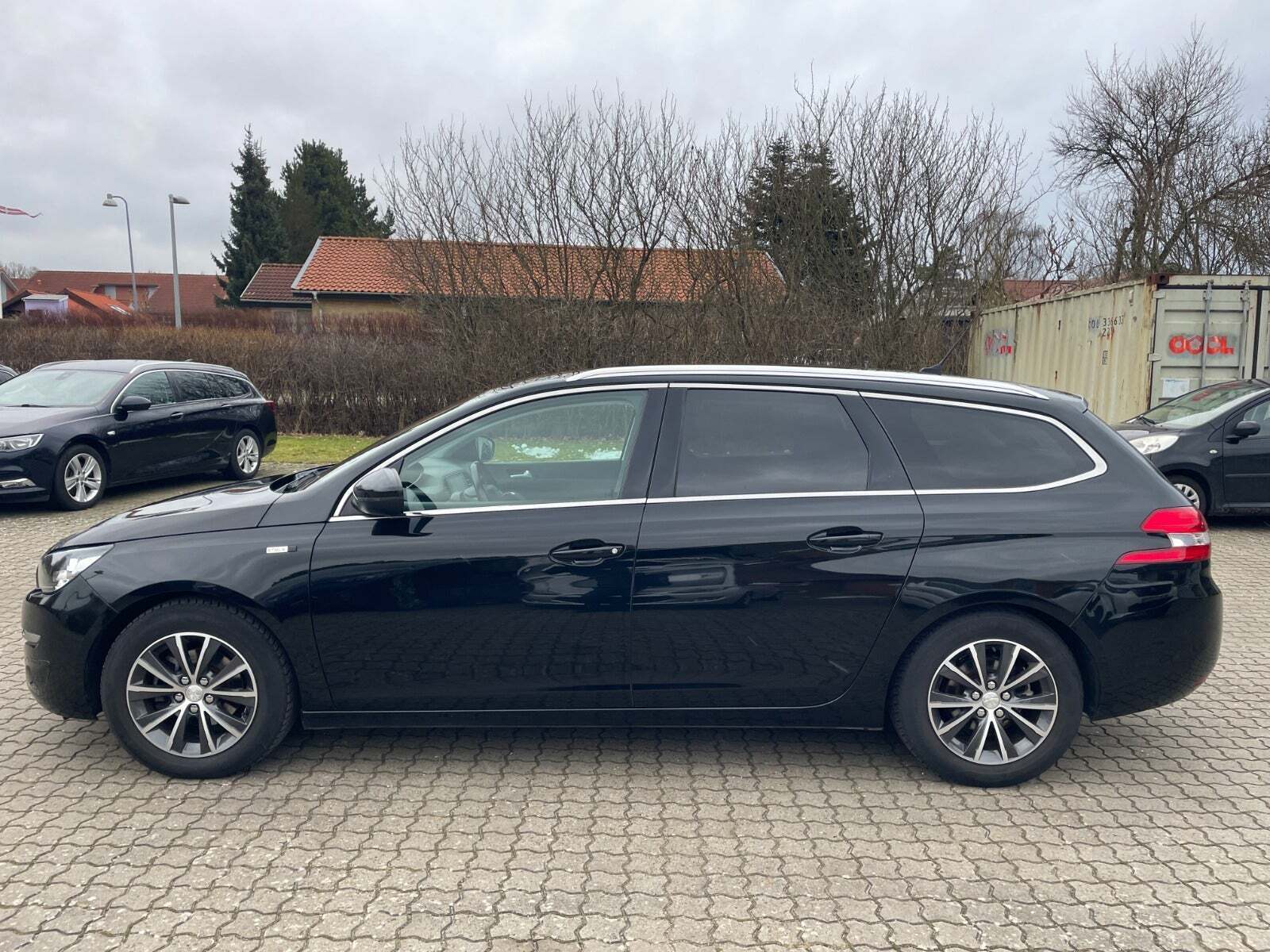 Sort Peugeot 308 fra 2015