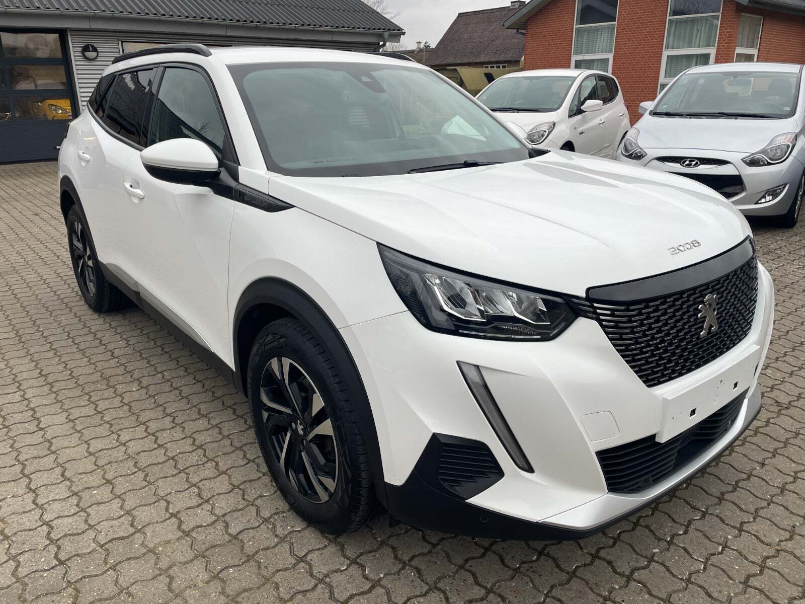 Peugeot 2008 1,5 BlueHDi 130 Allure EAT8