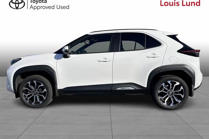 Hvid Toyota Yaris Cross fra 2025