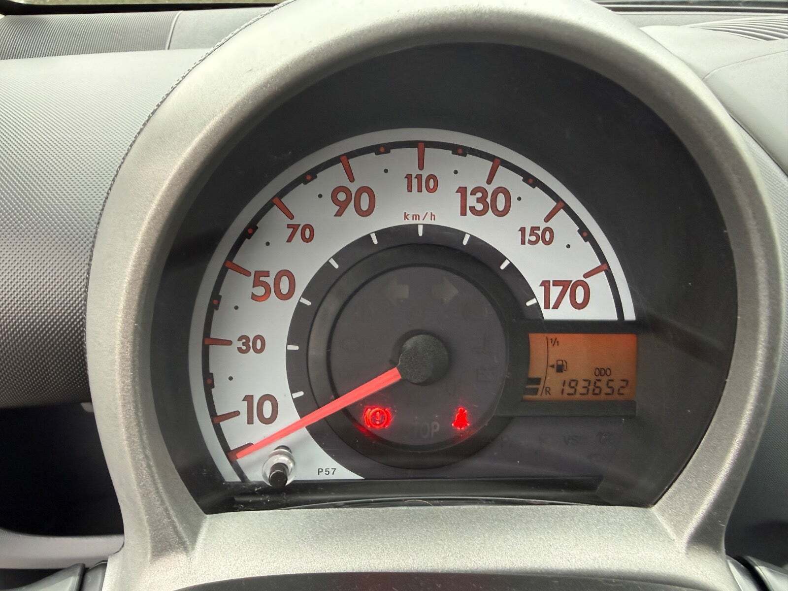 Sort Peugeot 107 fra 2009