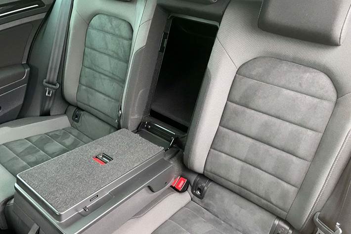 Gul VW Golf VII fra 2018