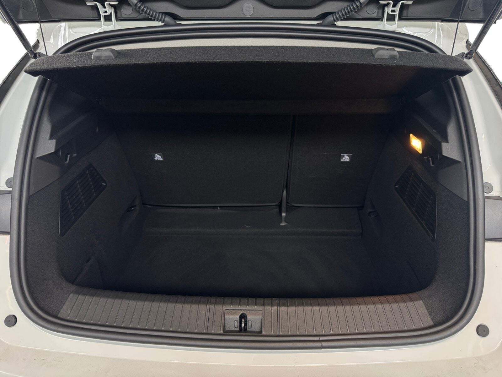 Hvid Renault Megane E-Tech fra 2022