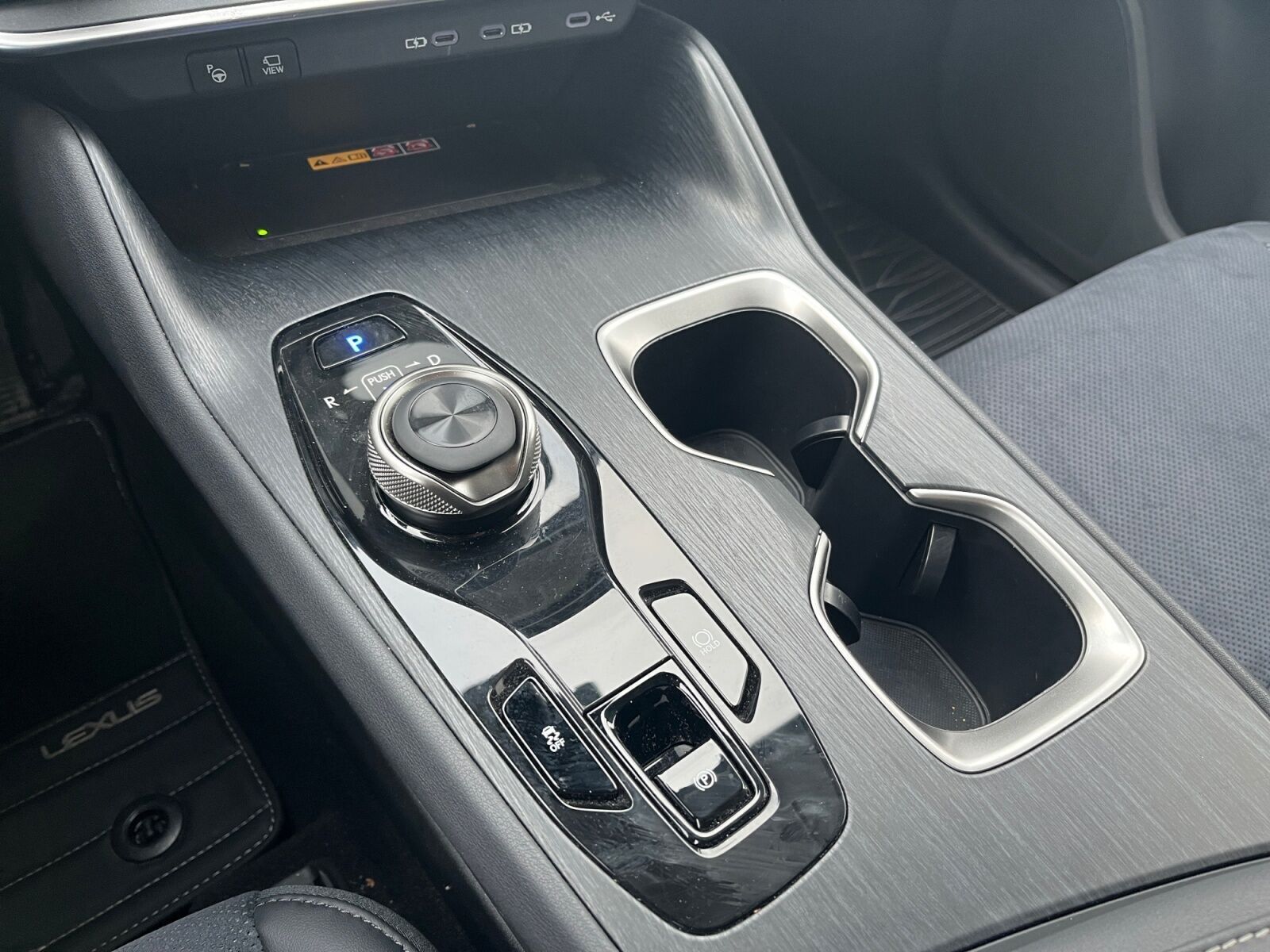 Sort Lexus RZ fra 2024