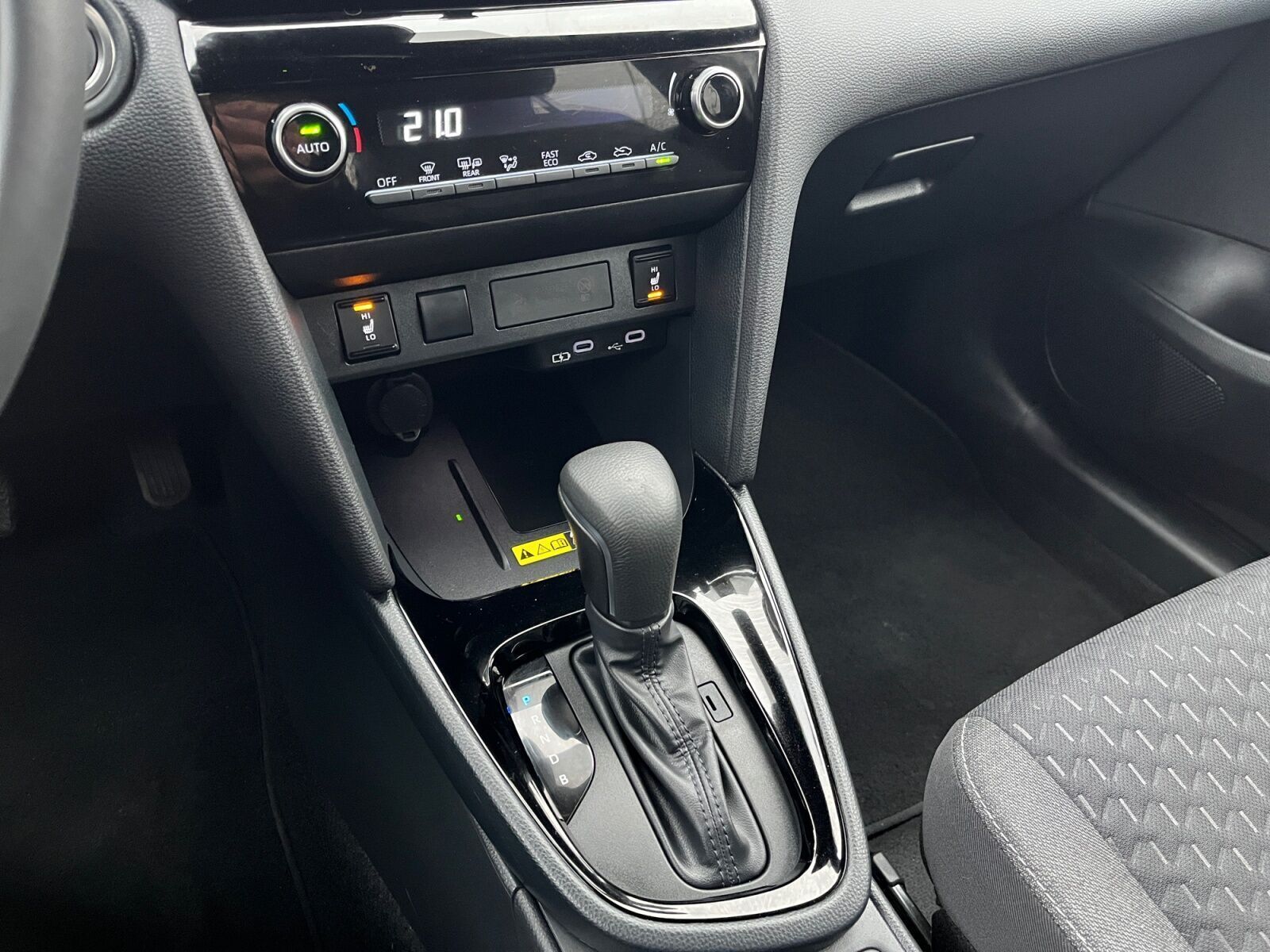 Hvid Toyota Yaris Cross fra 2025