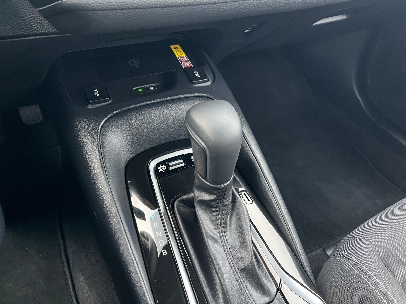 Grå Toyota Corolla fra 2025