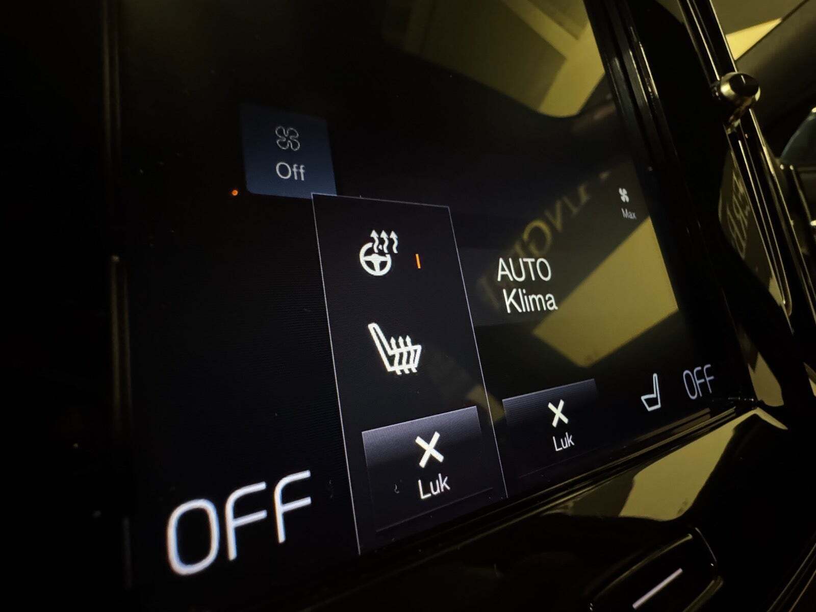 Blå Volvo XC40 fra 2020