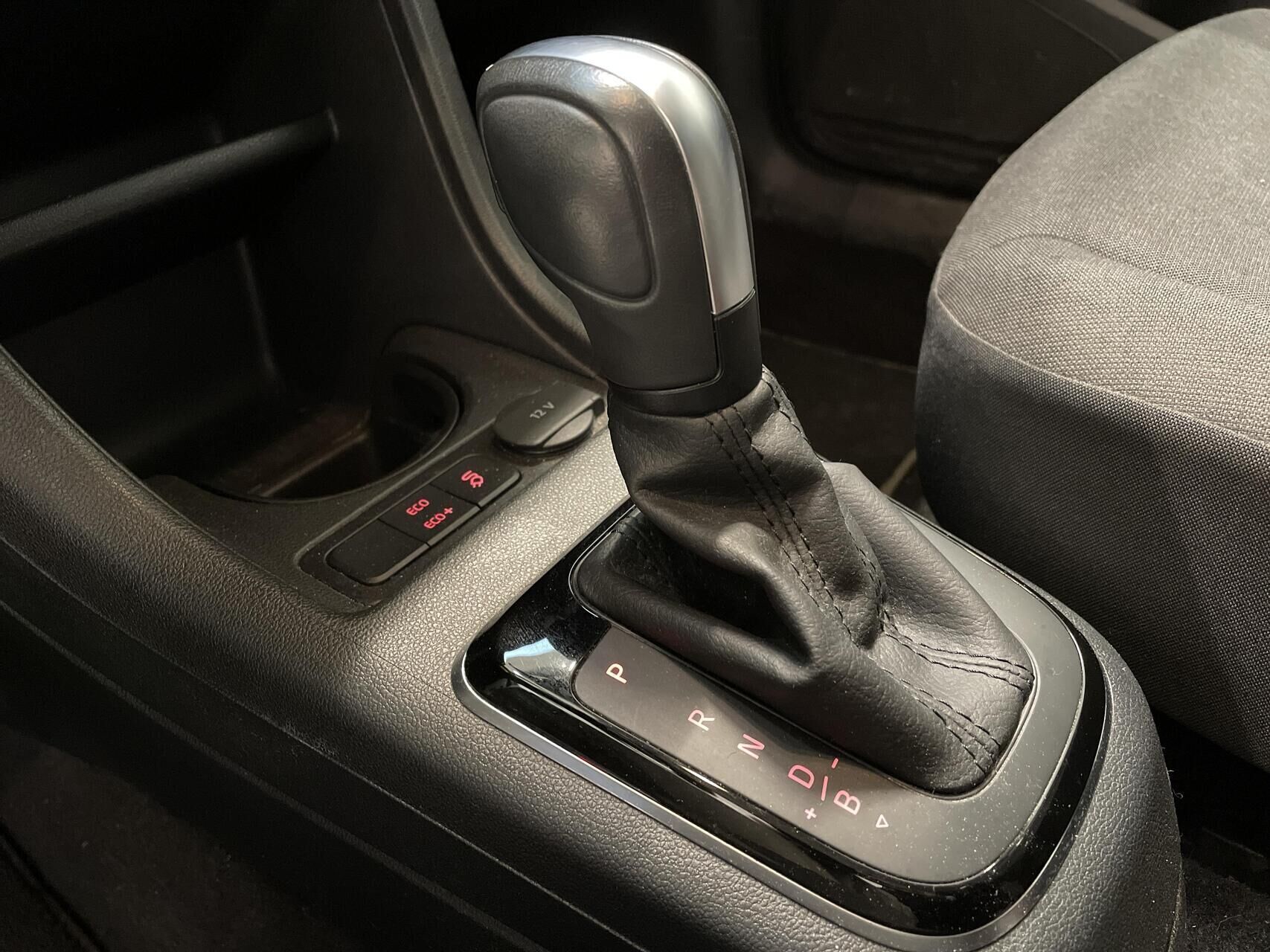 Sølv VW e-up fra 2020