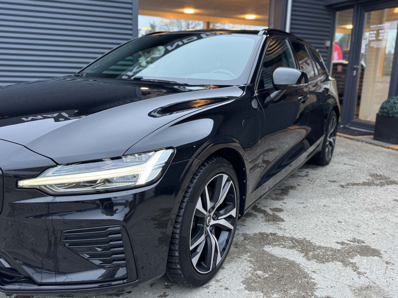 Volvo V60 2,0 T6 ReCharge R-Design aut. AWD