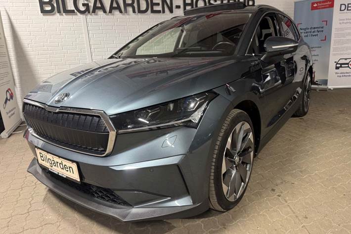 Grå Skoda Enyaq fra 2021 set udefra
