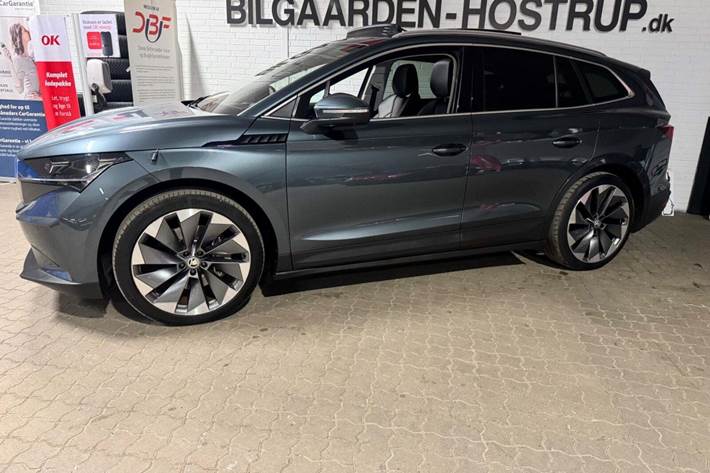 Grå Skoda Enyaq fra 2021