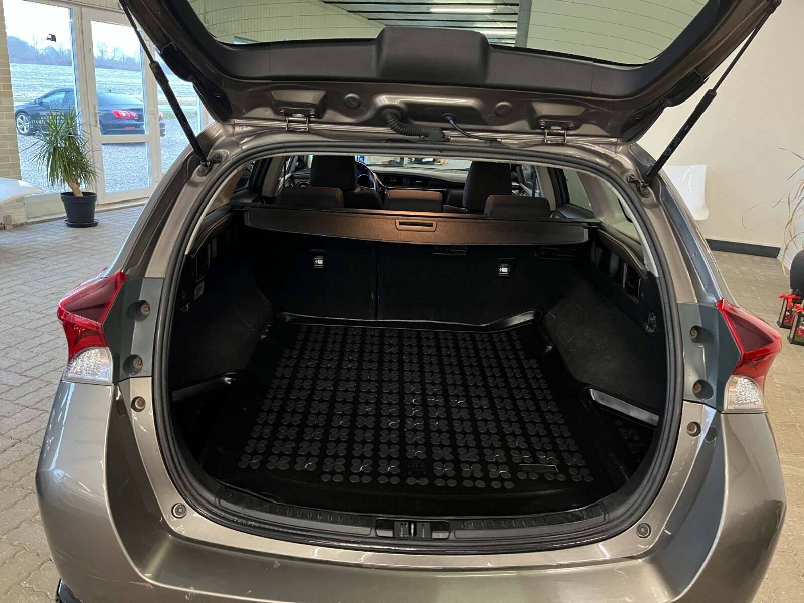 undefined Toyota Auris fra 2016