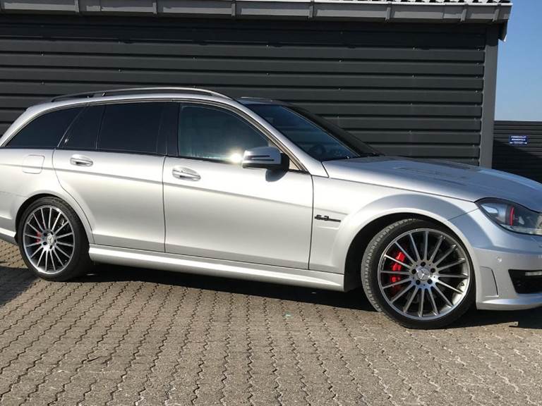 Mercedes C63 6,3 AMG Performance stc. aut.