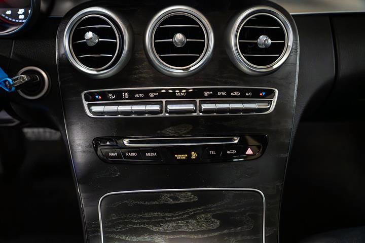 Sort Mercedes C220 d fra 2018