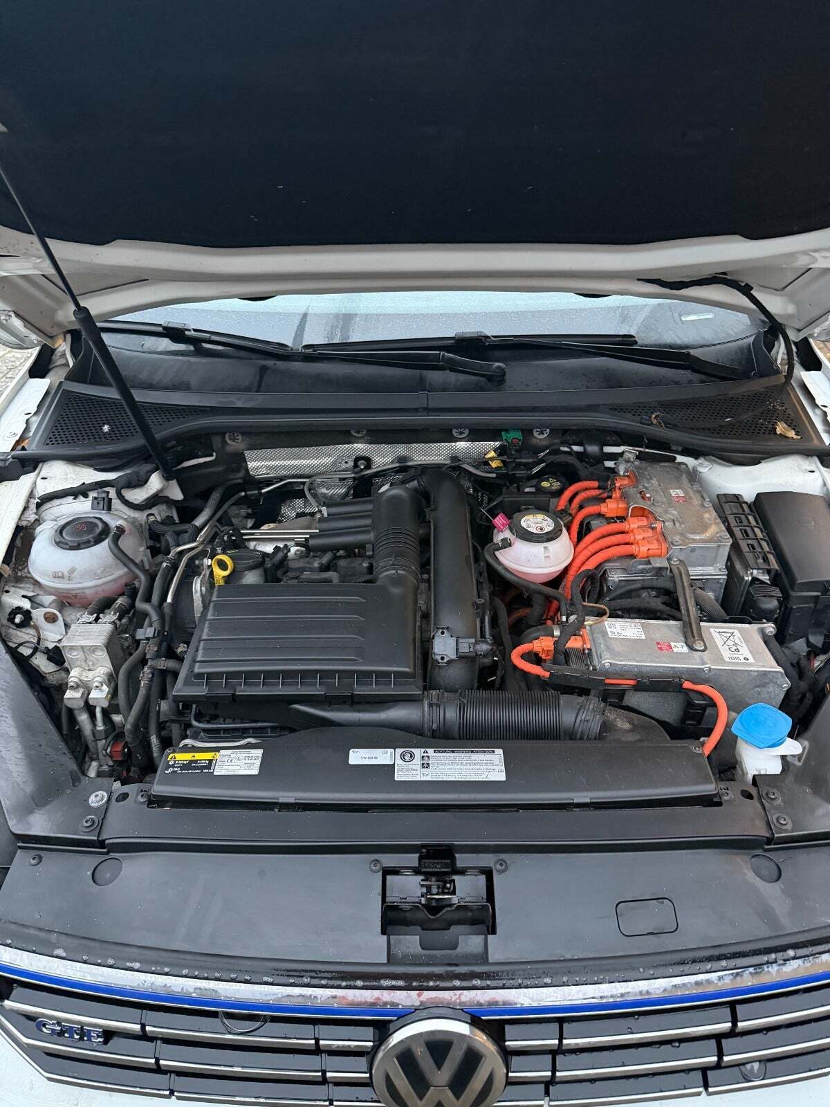 Hvid VW Passat fra 2018