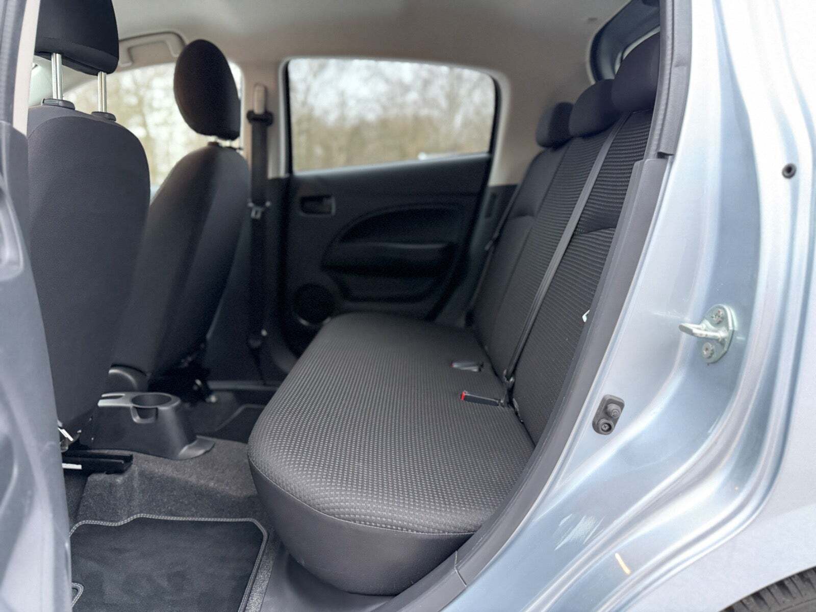 Grøn Mitsubishi Space Star fra 2015