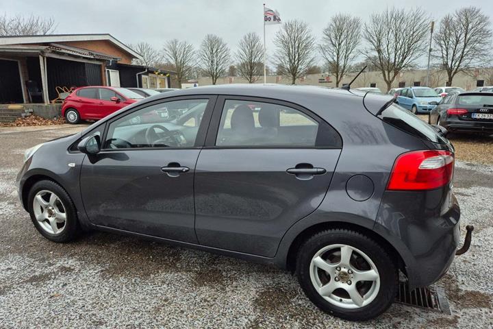 Grøn Kia Rio fra 2012