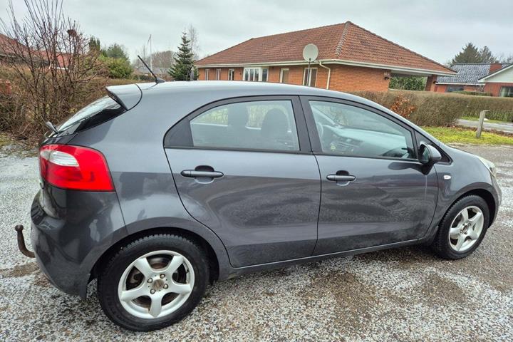 Grøn Kia Rio fra 2012