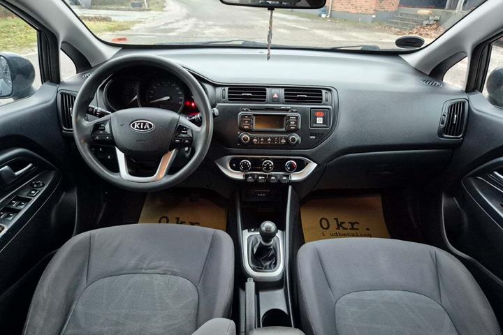 Grøn Kia Rio fra 2012