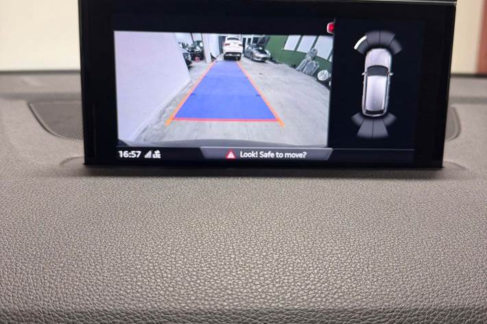 Sølv Audi Q7 fra 2016