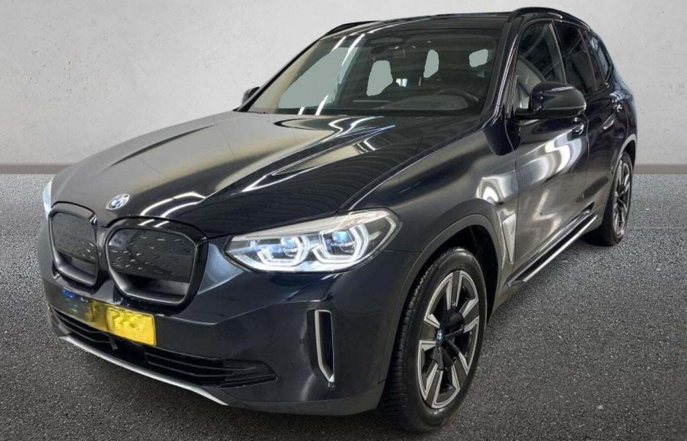BMW iX3 Charged Plus