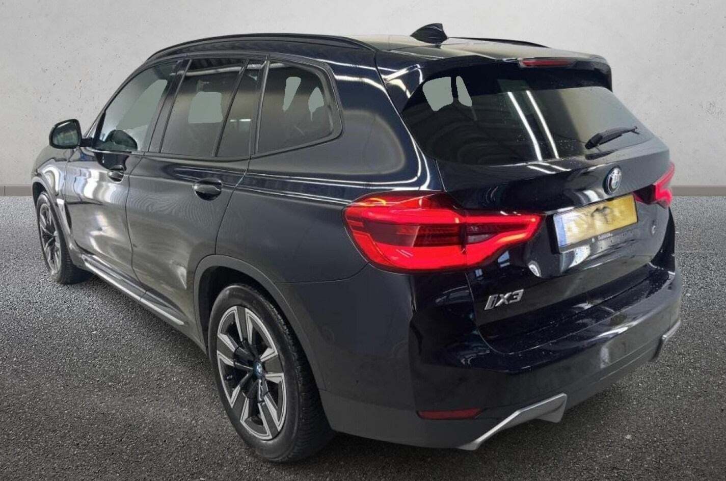 BMW iX3 Charged Plus