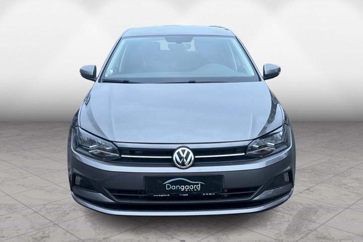 Grå VW Polo fra 2020