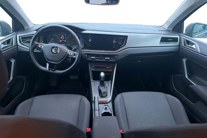 Grå VW Polo fra 2020