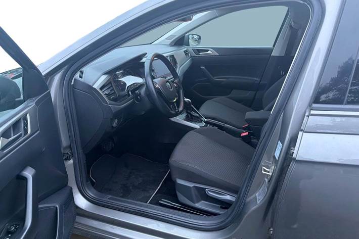 Grå VW Polo fra 2020
