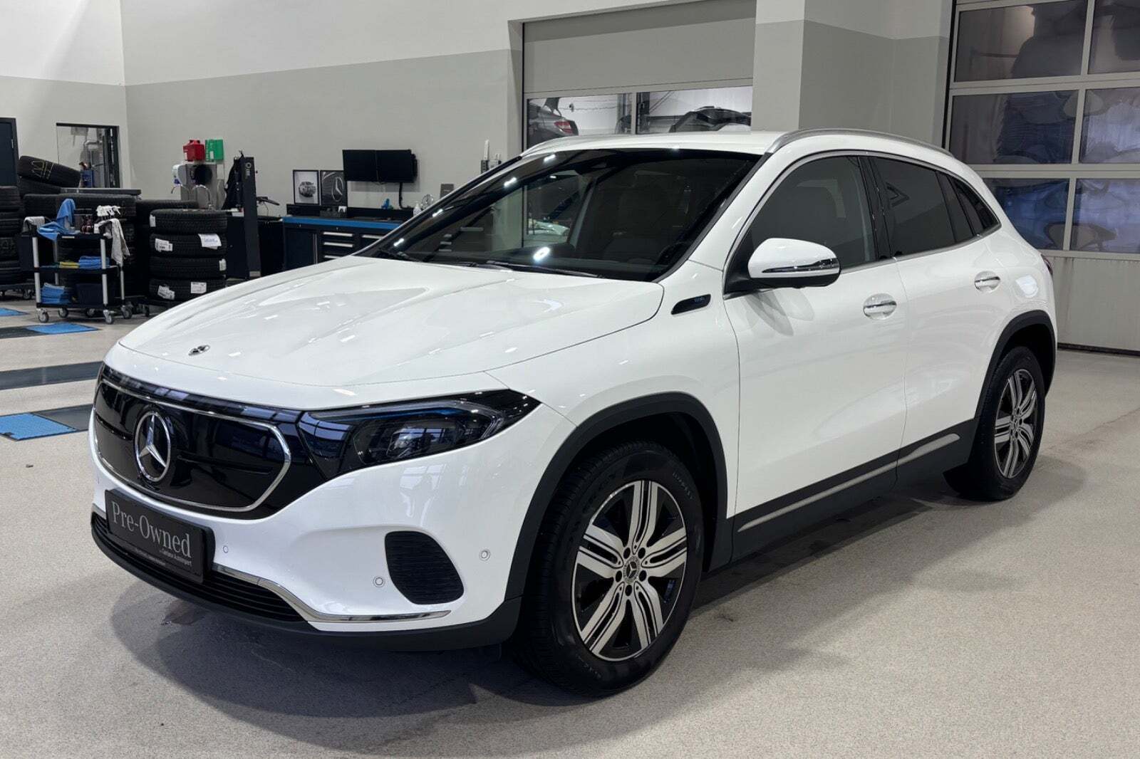 Mercedes EQA250 Electric Art