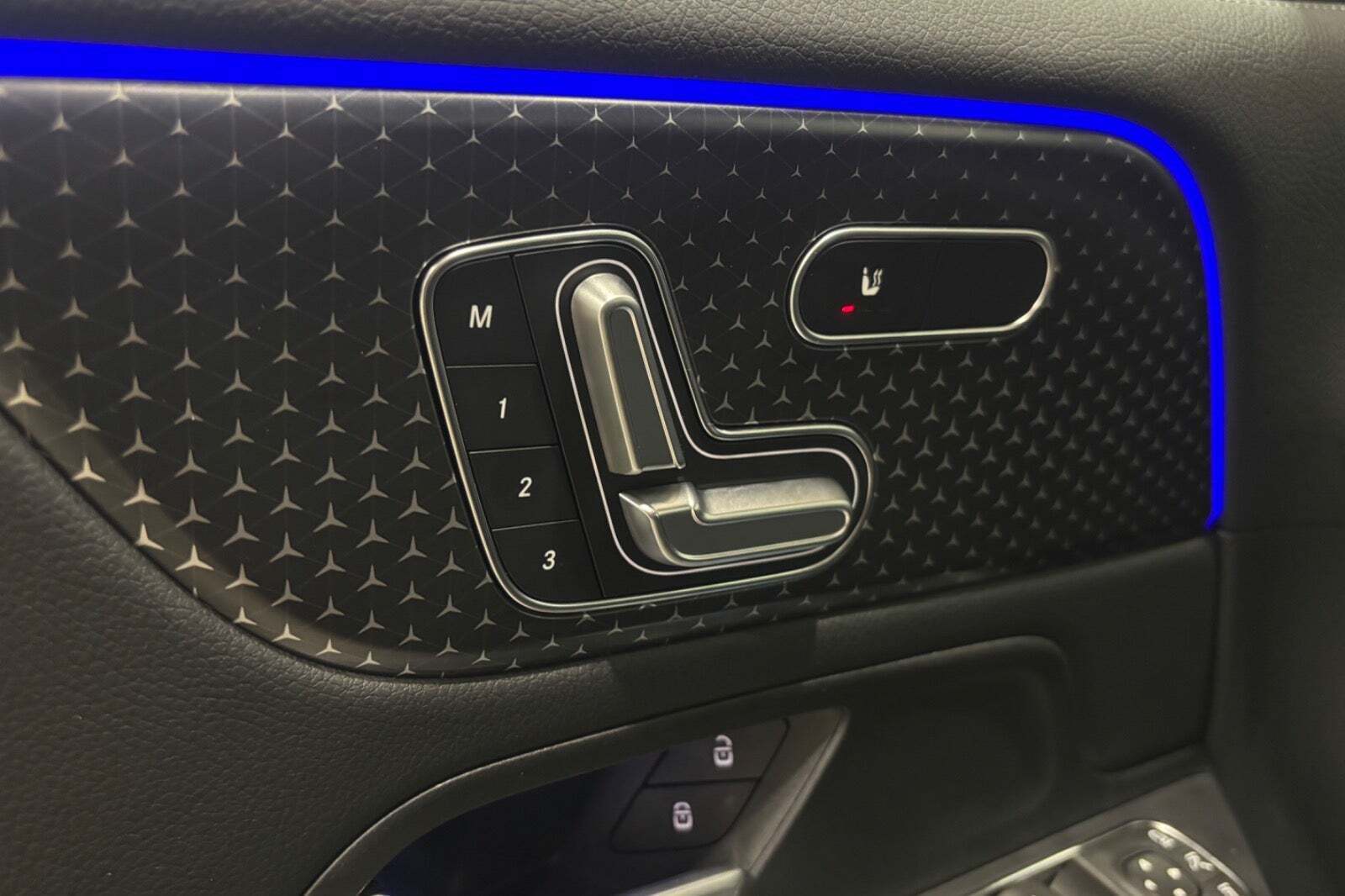 Sort Mercedes EQB250+ fra 2025