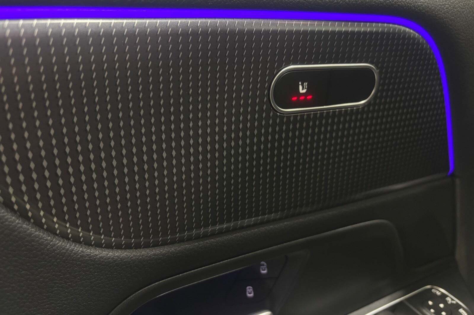 Sort Mercedes EQB300 fra 2023