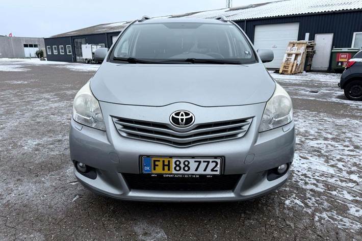 undefined Toyota Sportsvan fra 2011