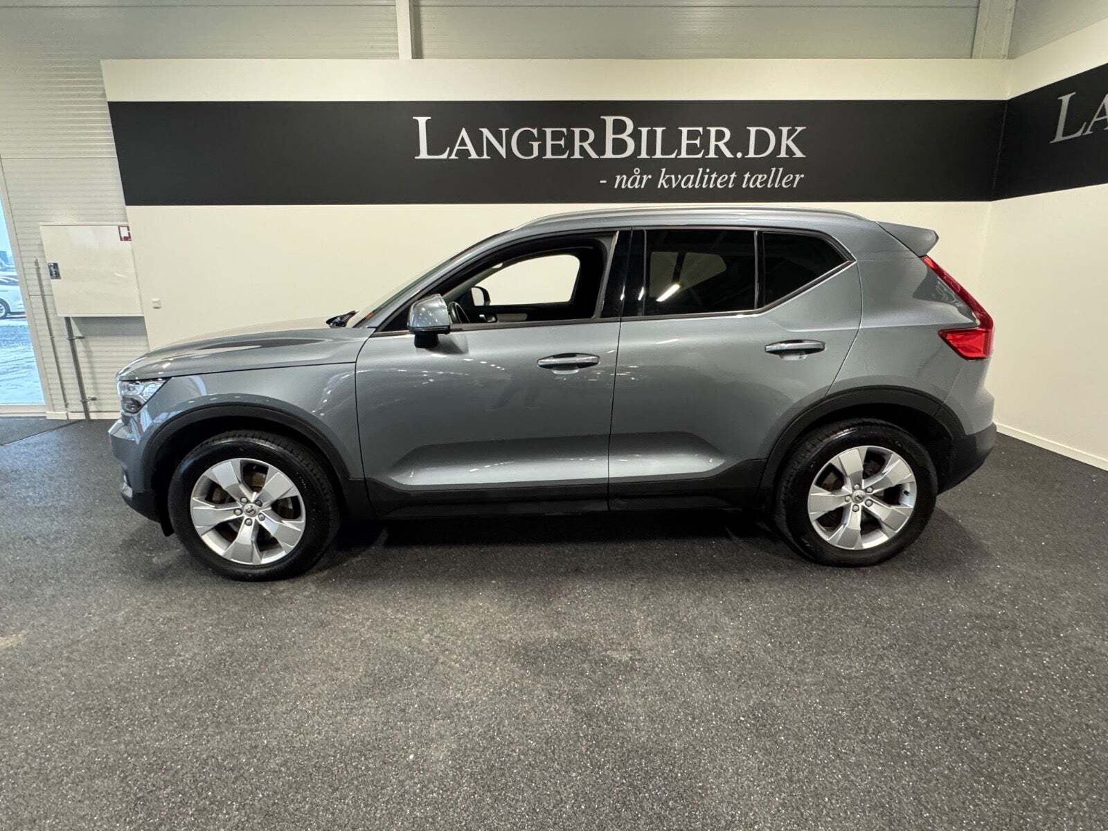 Volvo XC40 2,0 D4 190 Momentum aut. AWD