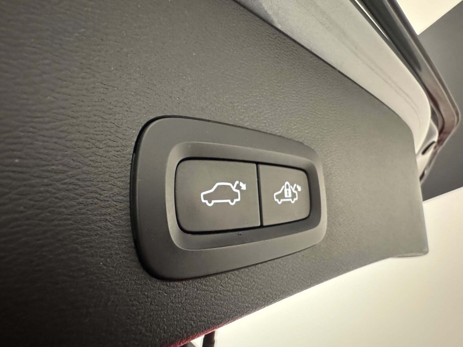 Volvo XC40 2,0 D4 190 Momentum aut. AWD