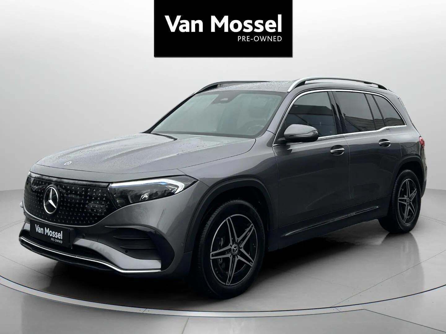 Grå Mercedes EQB250+ fra 2024