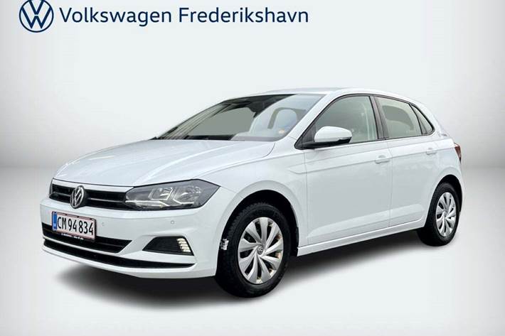 Hvid VW Polo fra 2020 set udefra